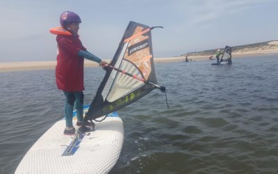 Activités à Tarifa pour les enfants cet été : Windsurf, Kitesurf, Surf et Paddle Surf